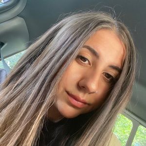 Meet your Posher, Dimitra